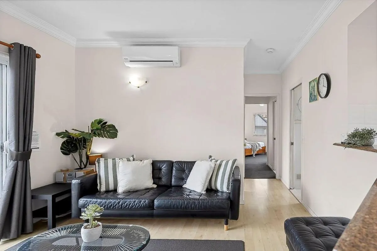 Apartment Stylish Coastal Retreat In The Heart Of Broadbeach Gold Coast