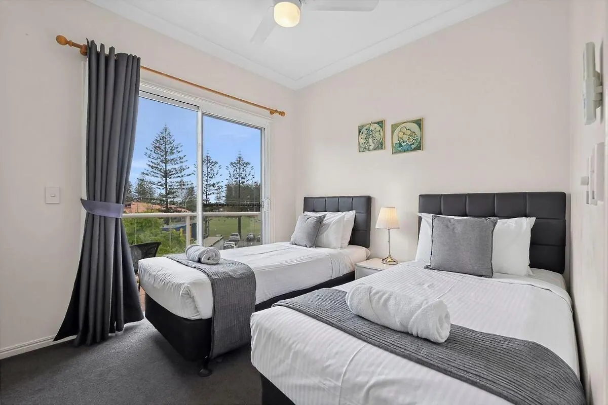 Stylish Coastal Retreat In The Heart Of Broadbeach Gold Coast Australia