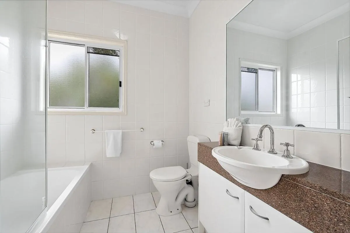 Apartment Stylish Coastal Retreat In The Heart Of Broadbeach Gold Coast