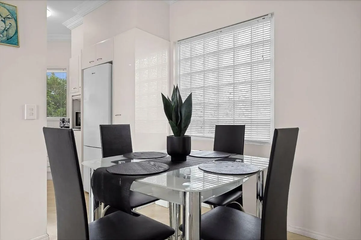 Apartment Stylish Coastal Retreat In The Heart Of Broadbeach Gold Coast Australia